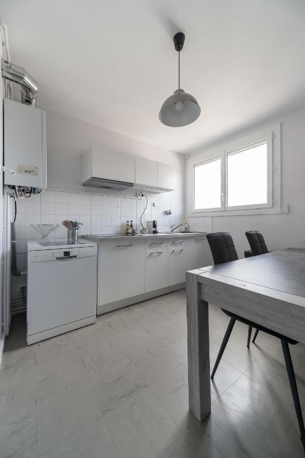 Le Raymond - Appartement Proche Du Centre Sportif, Des Rives De L'Allier Et Du Centre-Ville - Parking Виши Екстериор снимка
